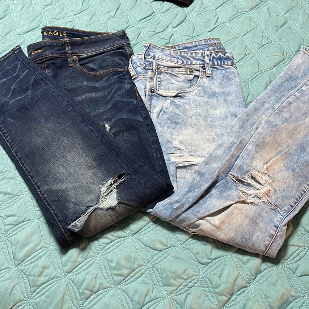 2 pair American Eagle skinny jeans
